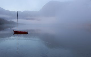 11-Gloria Tatxé Salas-Una barca vermella